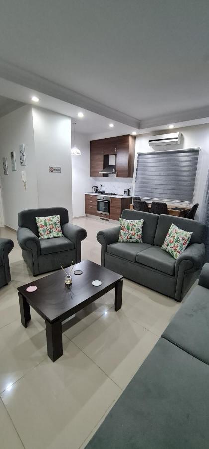 Oytam Apt Nicosia Esterno foto