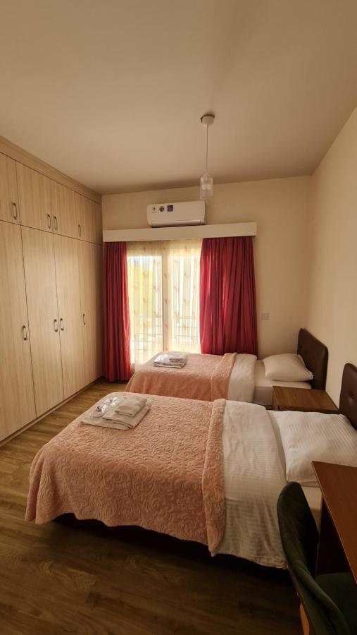 Oytam Apt Nicosia Esterno foto